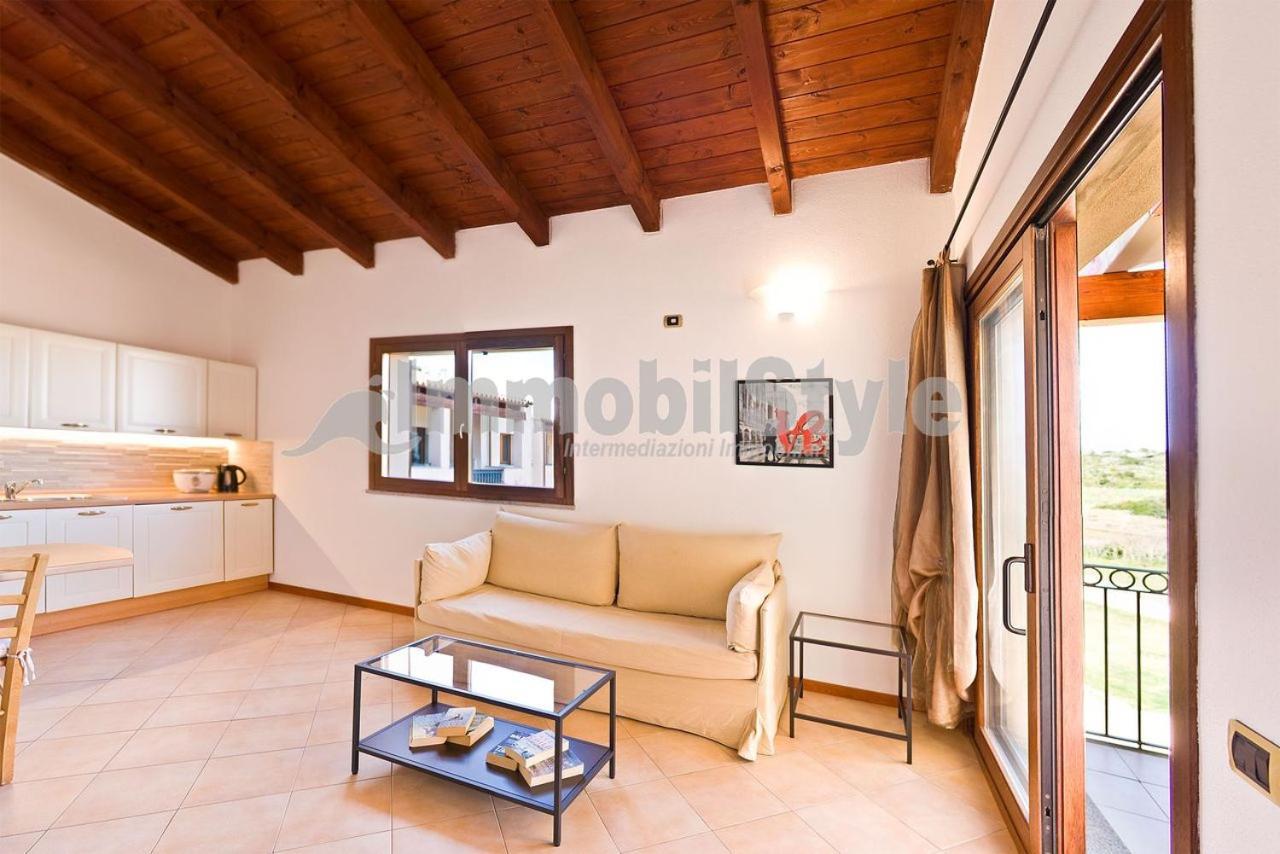 I Mirti Di Porto Pozzo Apartment Luaran gambar