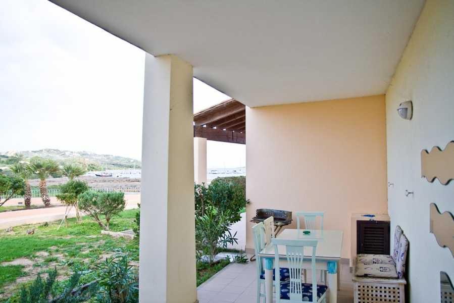 I Mirti Di Porto Pozzo Apartment Luaran gambar